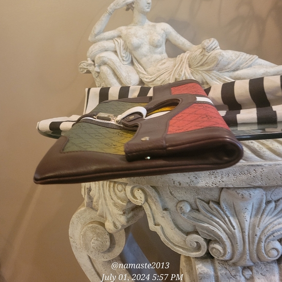 L.A.M.B. by Gwen Stefani Rasta Carlisle Clutch Luxury Designer NWOT Leather #794 - Picture 10 of 17